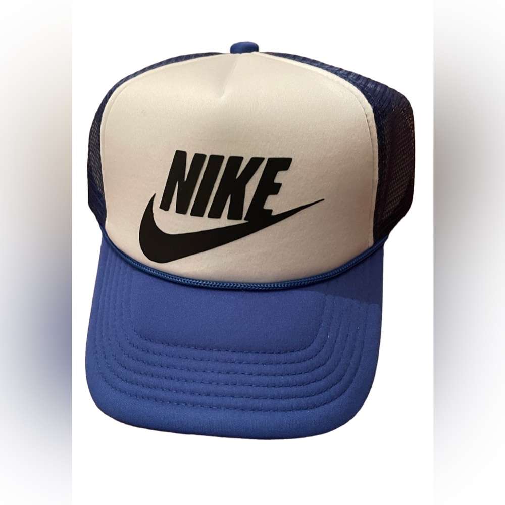 Nike trucker  hat brand new